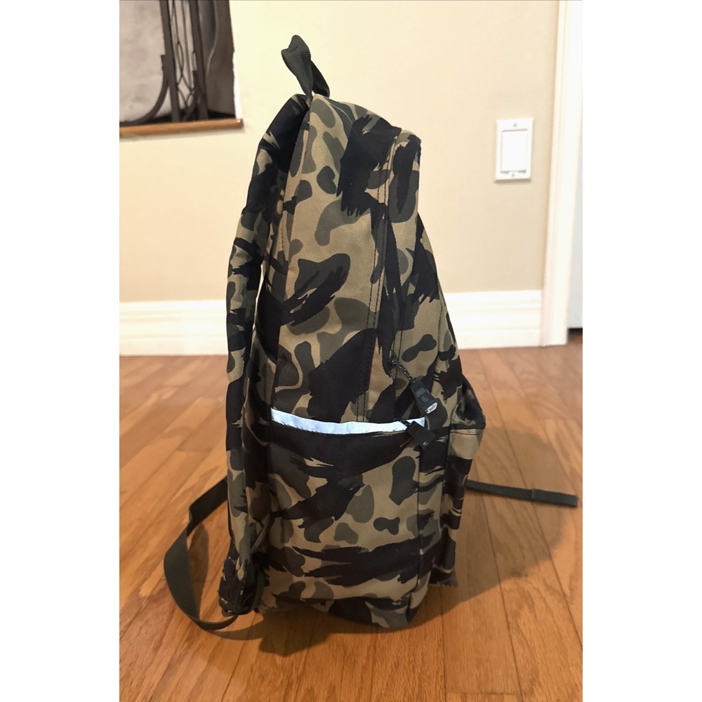 Carhartt Backpack Camouflage Green 21L Classic Laptop School Book Bag Travel - Picture 4 of 10